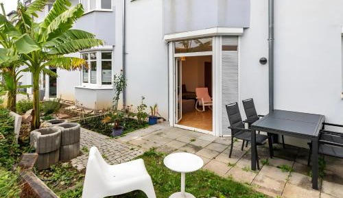 Superior One-Bedroom Apartment