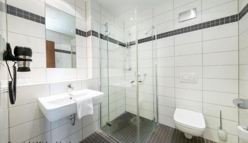Twin Room with Bathroom