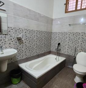 Deluxe Double Room (2 Adults + 1 Child)