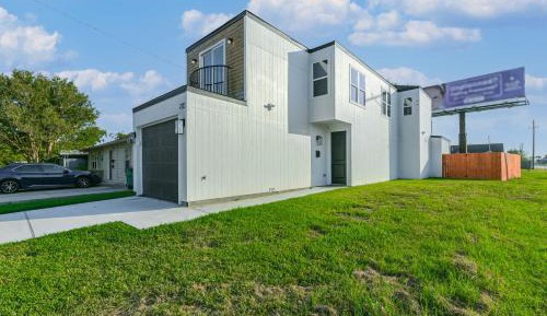 Three-Bedroom Holiday Home 