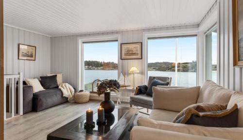 Three-Bedroom Holiday Home 