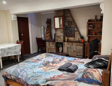 Economy Triple Room