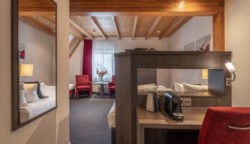 Triple city room