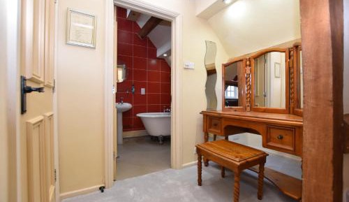 Apartment with Shower