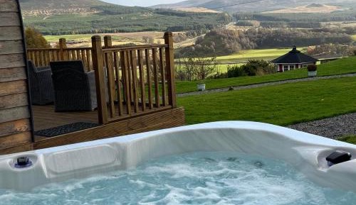 Luxury Glamping Pod with Hot Tub 