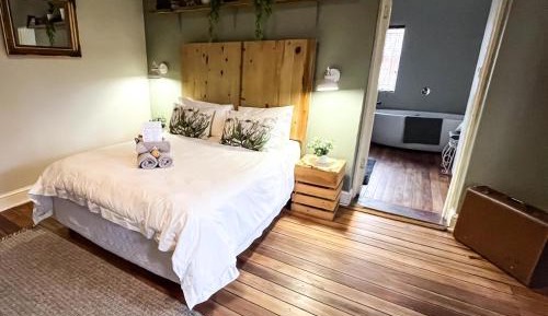 Standard Queen Room