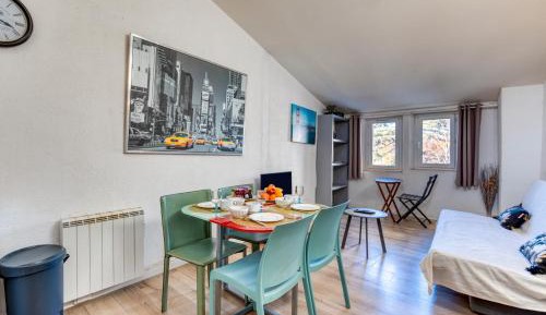 Superior One-Bedroom Apartment