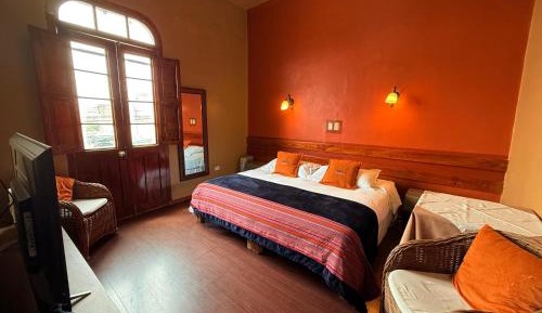 Deluxe King Suite