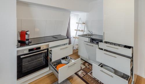 Deluxe One-Bedroom Apartment with City View