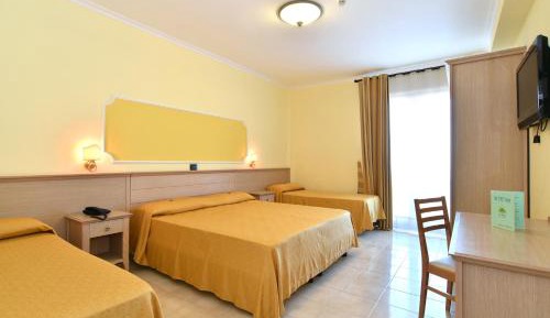 Quadruple Room with Sea View
