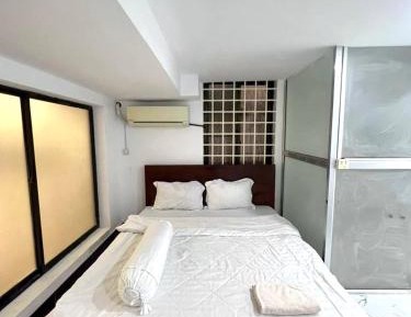 Apartment With Shared Bathroom