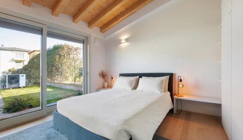 Superior One-Bedroom Apartment