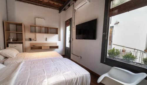 Deluxe Double Room with Private Bathroom