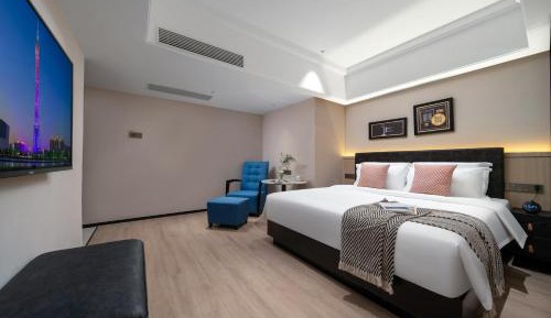 Standard Queen Room
