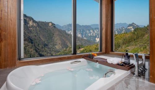 Family Room with Mountain View