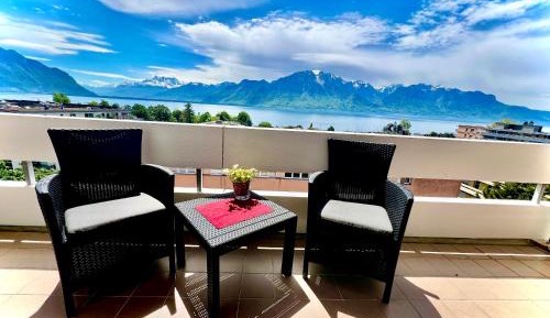Apartment with Lake View
