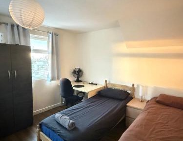 Single Bed in Mixed Dormitory Room