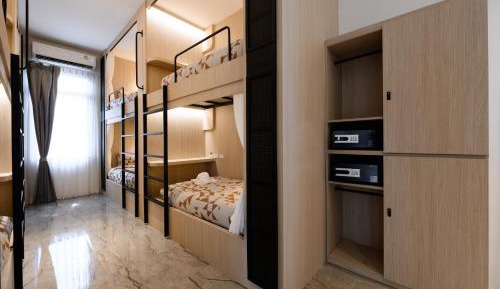 Bunk Bed in Mixed Dormitory Room