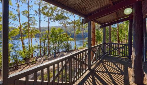 Three-Bedroom Chalet with Lake View