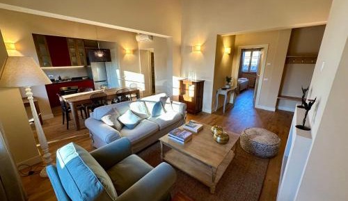 Deluxe Two-Bedroom Apartment with Garden View