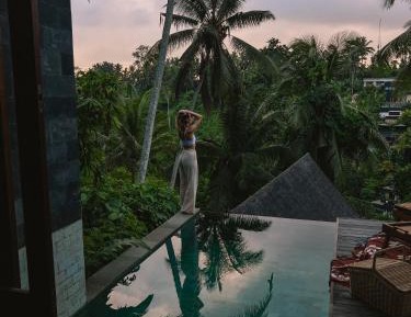  One Bedroom Private Pool Villa With Valley View and Daily Afternoon Tea 