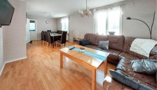 Three-Bedroom Holiday Home 