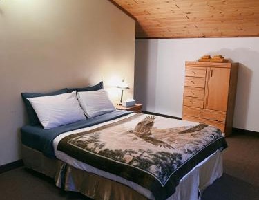 Queen Room with Shared Bathroom