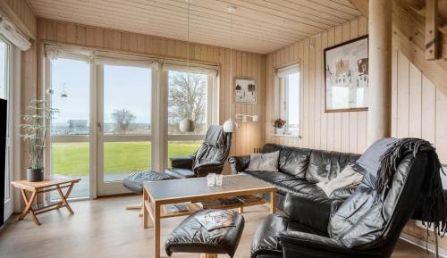 Four-Bedroom Holiday Home