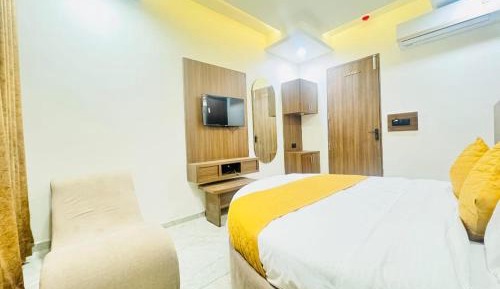 Deluxe Queen Room