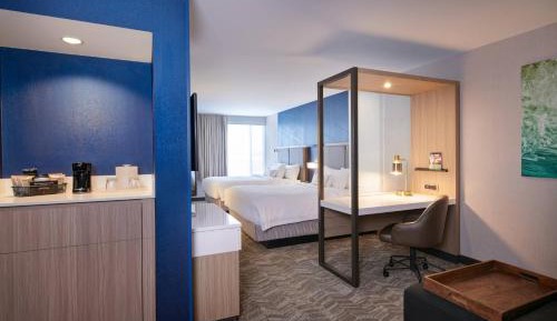 Suite, 2 Queen, Trundle bed, City view