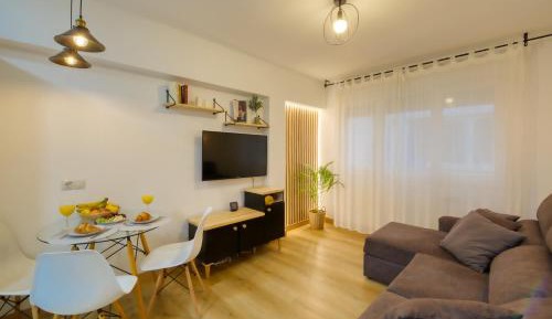 One-Bedroom Deluxe Apartment