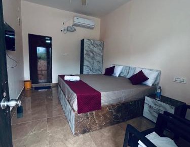 Family Room with Private Bathroom