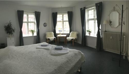 Deluxe Double or Twin Room with City View