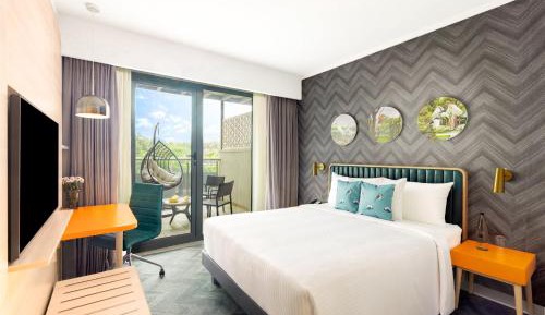 Superior Queen Suite with Balcony