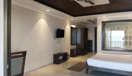 Deluxe Suite