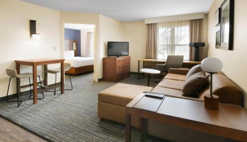 One Bedroom Executive Suite with Queen Bed and Sofa