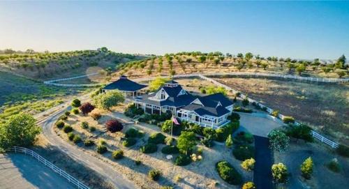 Four-Bedroom Holiday Home