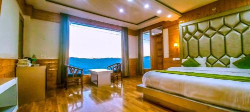 King Room with Balcony