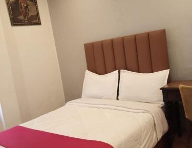 Standard Single Room with Shared Bathroom
