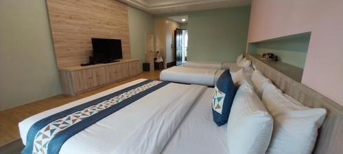 Queen Room