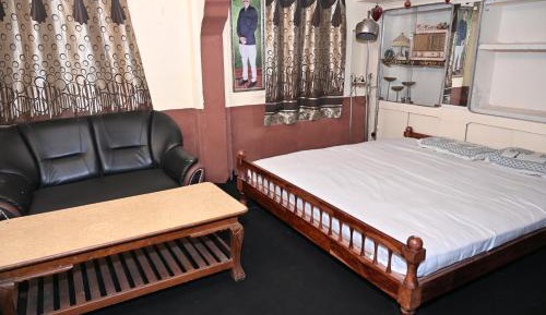Deluxe Double Room (2 Adults + 1 Child)