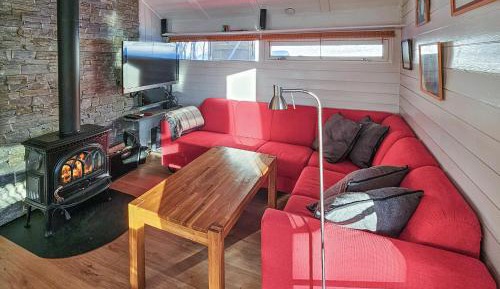 Three-Bedroom Holiday Home 