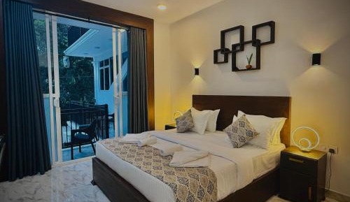 Deluxe Double Room with Balcony