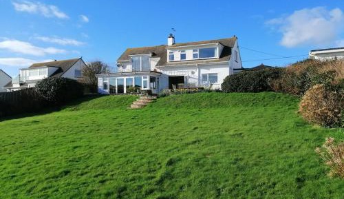 Four-Bedroom Deluxe Home - Oceanfront