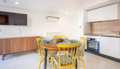 One-Bedroom Apartment with Terrace