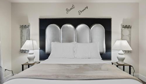 Queen Room with Shared Bathroom