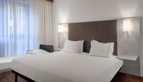 Standard Room with King bed and Single folding bed