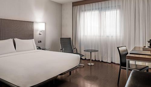 Standard Plus Queen Room