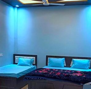 Deluxe Double Room (2 Adults + 1 Child)