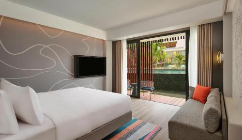 Aloft Pool Terrace, 1 King Bed (maximum capacity 3 adults)